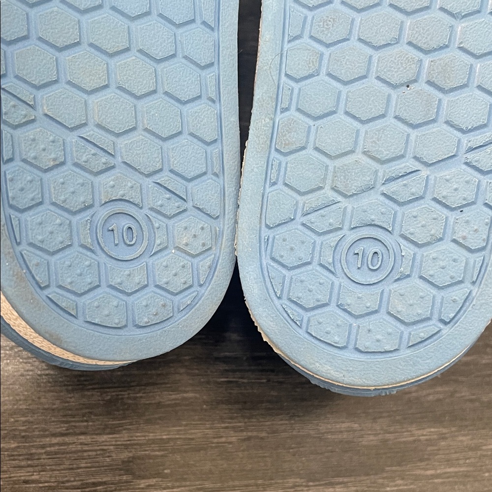 Cat & Jack Light Blue Kids Water Shoes - Picture 3 of 7